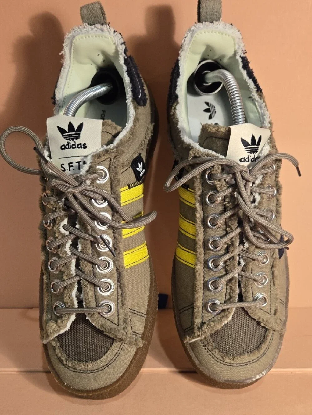 Size 10.5 - Adidas Originals Men's Campus 80S SFTM Shoes, Focus Olive/Black/Gum.